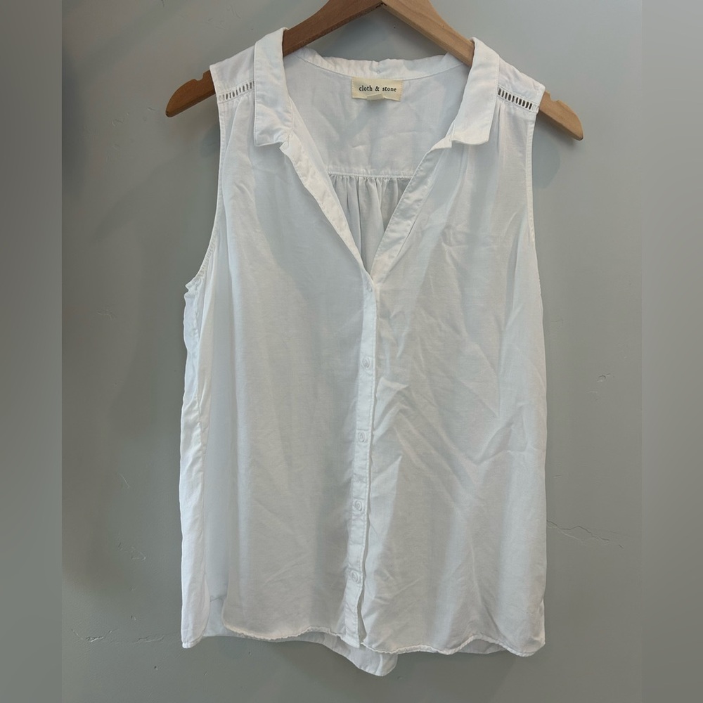 Cloth & Stone White Button-Down Sleeveless Blouse